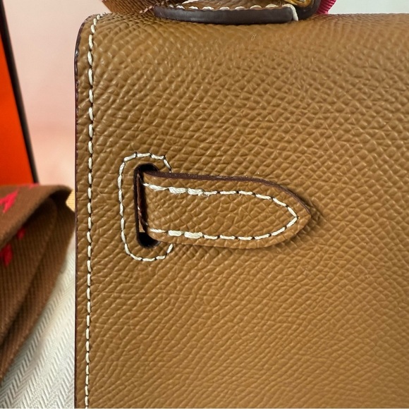 Brown Leather Handbag with Pink Accents - Picture 11 of 17